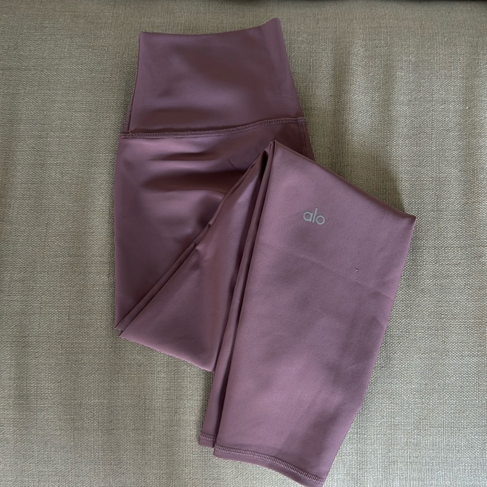 ALO 7/8 High-Waist Airlift Legging (size M)
